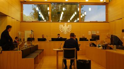 Der erste von vier Verhandlungstagen gegen den ehemaligen Geschäftsführer des Abfallwirtschaftsverbandes (AWV) Liezen im Landesgericht Leoben vergangenen Sommer