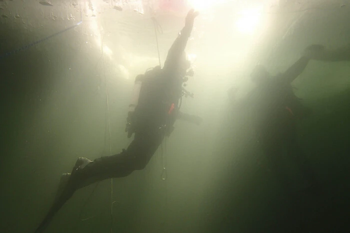 An dem Kurs nehmen rund 20 Soldaten des Jagdkommandos teil. Ebenso sind Kampfschwimmer und Pioniertaucher aus Österreich, Deutschland und Kroatien dabei.