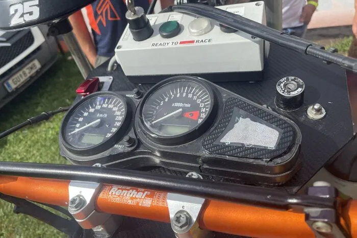 Die Maschine kann nicht fahren, hat aber die volle Ausstattung