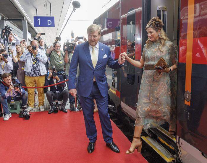 Das Königspaar kam um 10.30 Uhr per Zug in Graz an