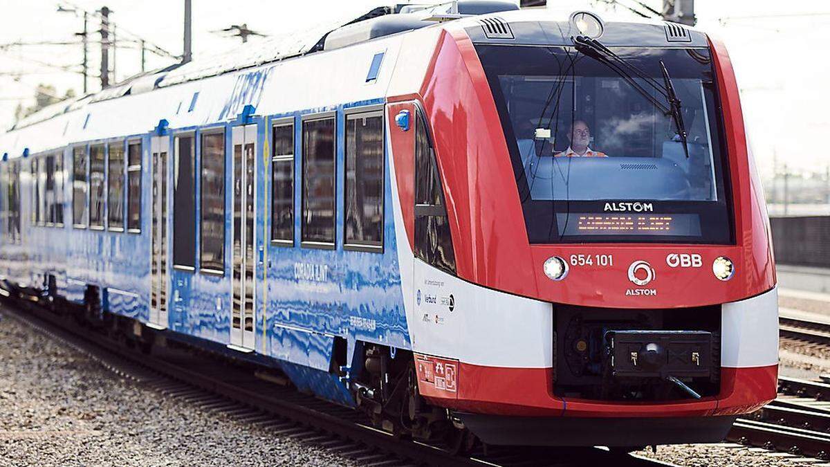 Der wasserstoffbetriebene &quot;Coradia iLint&quot; ist derzeit auf der Thermenbahn im Testbetrieb unterwegs