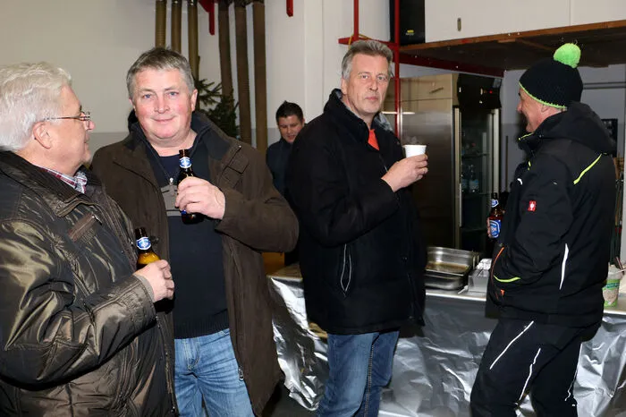An Finnenöfen und Feuerkörben konnten sich die vielen Besucher wärmen.