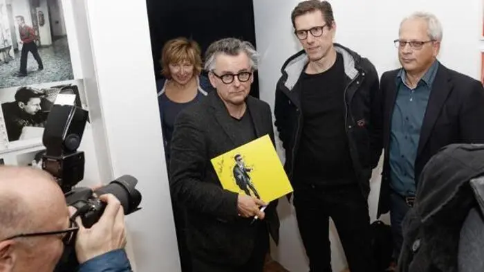 Einmal mehr volles Haus im FreiRaum Eisenerz bescherte am Samstag die Präsentation der im Label pumpkin records erschienenen Vinyl-Platte mit vier alten Aufnahmen von Johnny Silver - alias Schauspieler Johannes Silberschneider - samt Intros.