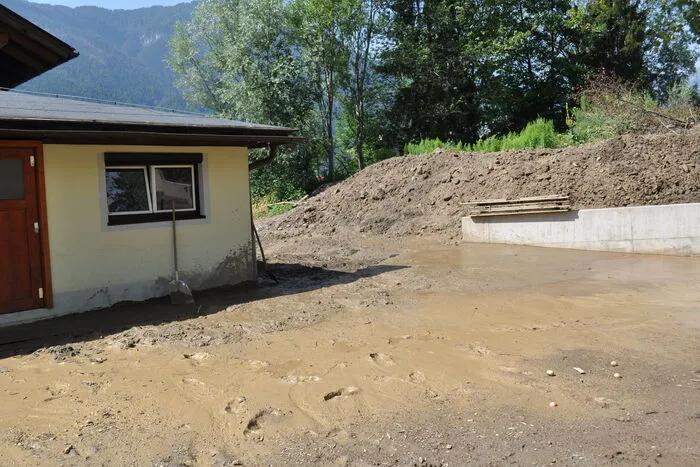 Besonders betroffen auch diesmal der Campingplatz. Das schlimmste hielt hier jedoch eine Mauer ab.