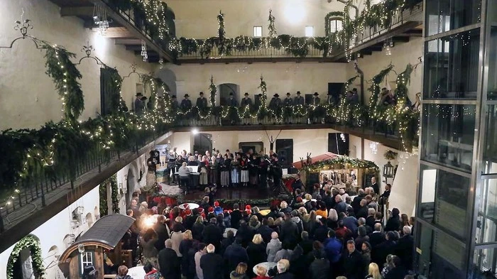 Die größte kunsthandwerkliche Weihnachtsausstellung Österreichs hat seine Pforten in Burgau geöffnet.