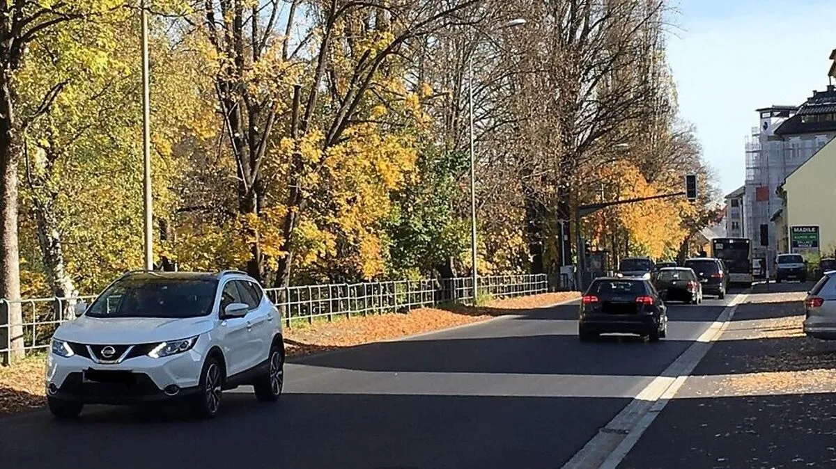Bodenmarkierungen fehlen noch. Sonst ist aber die Villacher Straße wieder in beide Richtungen befahrbar
