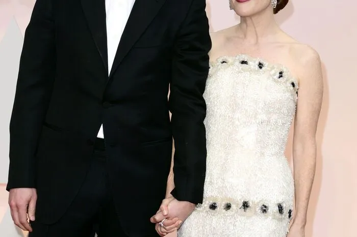 Strahlte nicht erst, als sie den Preis für die beste Hauptdarstellerin bekommen hat: Juliane Moore mit Ehemann Bart Freundlich