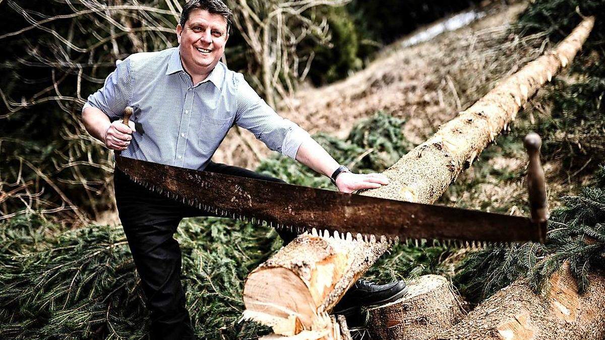 Günter Kernle hat den Brauch des „Bamziagns“ in Guttaring wieder ins Leben gerufen