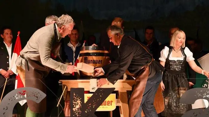 In der WM Halle Murau wurde mit dem Bockbieranstich eine lange Tradition fortgesetzt.