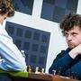Hans Niemann beim Sinquefield Cup gegen Magnus Carlsen