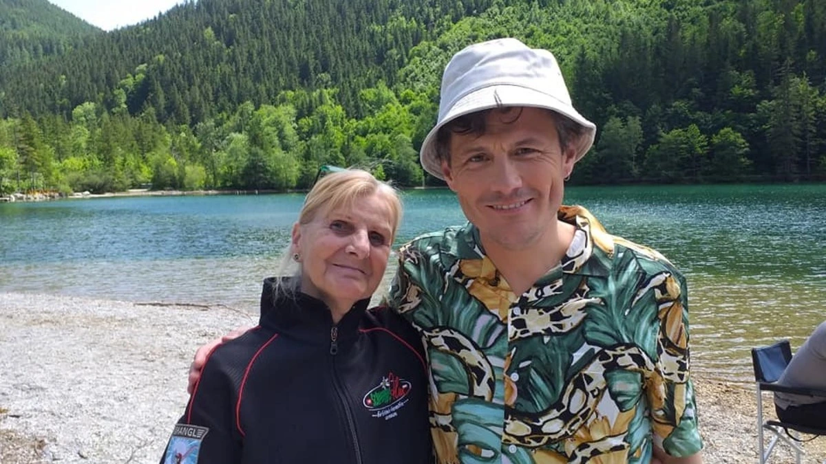 Die Leobenerin Anna Hirmer war von Schauspieler Manuel Rubey beim Dreh am Leopoldstienersee begeistert