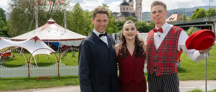 Zirkusdirektor Dimitri Würschl mit Tessa Zavatta und Leon Würschl