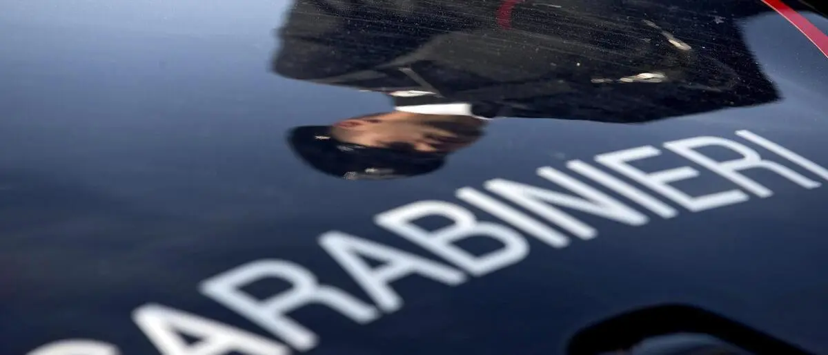 Motorhaube eines Autos der Carabinieri