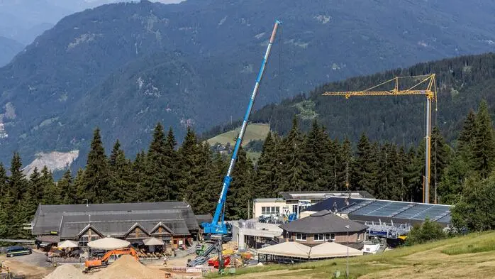 Während sich die Stadt Villach beispielsweise über ein Nächtigungs-Plus von 7,1 Prozent freuen durfte, gingen die Nächtigungen in Arriach deutlich zurück. Die Großbaustelle auf der Gerlitzen wird als ein Grund dafür genannt