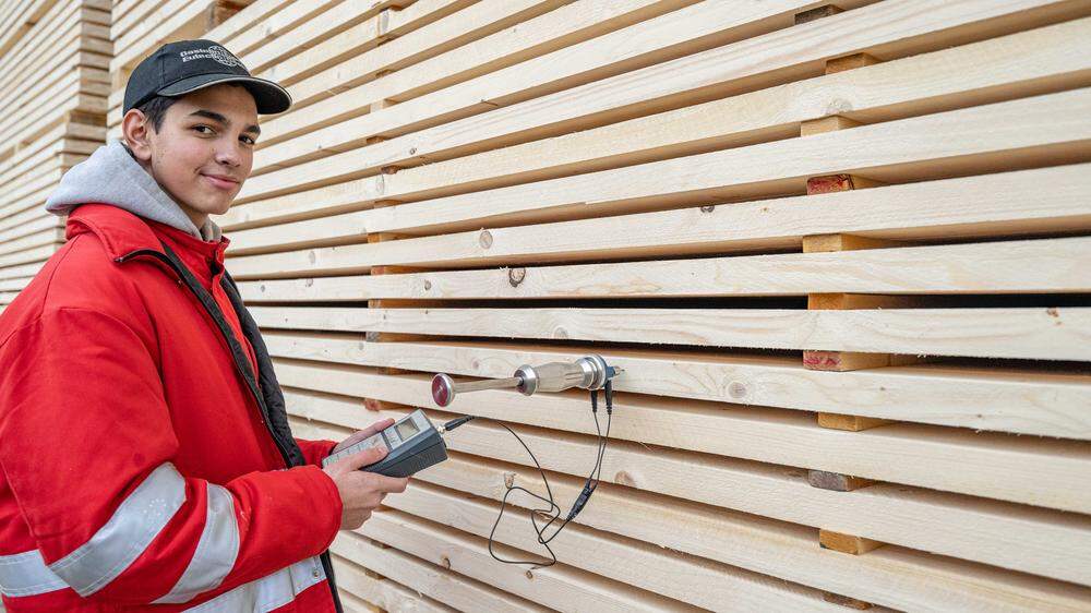 Gergö Horvath wird in Leoben zum Holztechniker ausgebildet