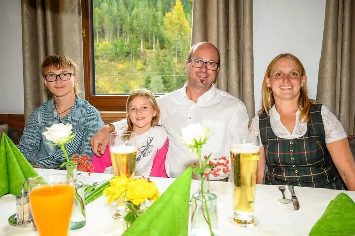 Unter den Gästen waren Wilfried Mödritscher, Bezirksfeuerwehrkommandant Werner Puggl, der ehemalige Landtags- und Nationalratsabgeordnete Georg Wurmitzer sowie die Bürgermeisterin a. D. Anna Zarre.