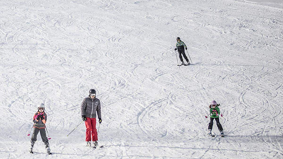 Gute Bedingungen herrschen aufgrund des Neuschnees in den Skigebieten