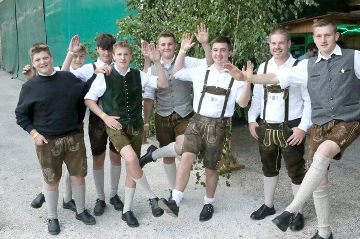 Zu den absoluten Höhepunkten der Party zählten unter anderen der Auftanz der LJ Steuerberg und die Mitternachtseinlage der LJ Deutsch Griffen und der Kulmer Schuhplattler (Foto). 