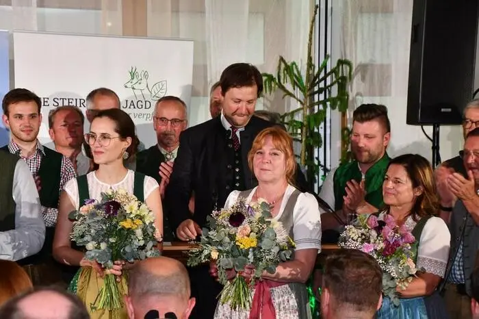 Bezirksjägermeister Johannes Kendlbacher begrüßte die Gäste und stellte den Jagdbezirk Murau mit rund 1800 aktiven Jägerinnen und Jägern vor.