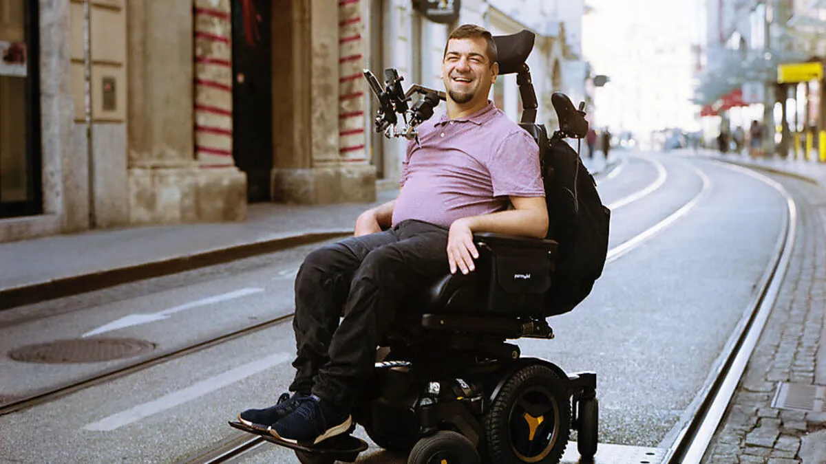 Matthias Grasser ist Inklusionsbotschafter,  Mitarbeiter von InTaKT-Festival und  Mitwirkender bei Kultur inklusiv