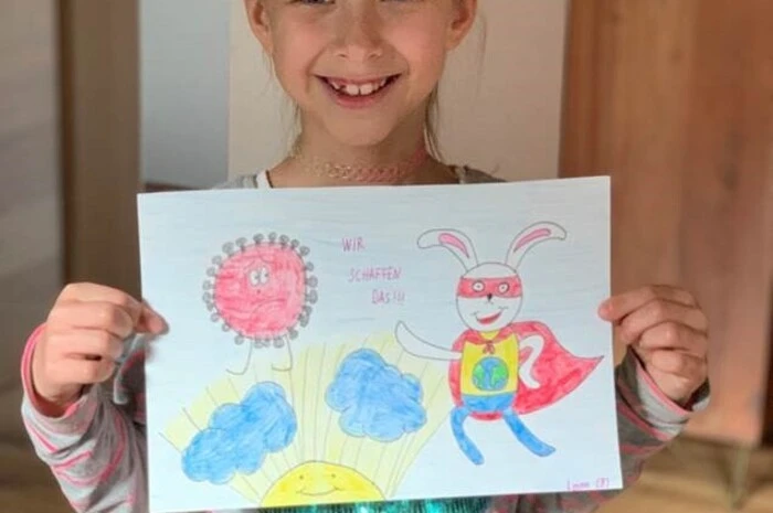 Leonie (8) aus Feldbach möchte ihre Oma Silvia und ihren Opa Seppi aus Riegersburg grüßen. Sie vermisst sie schon sehr!