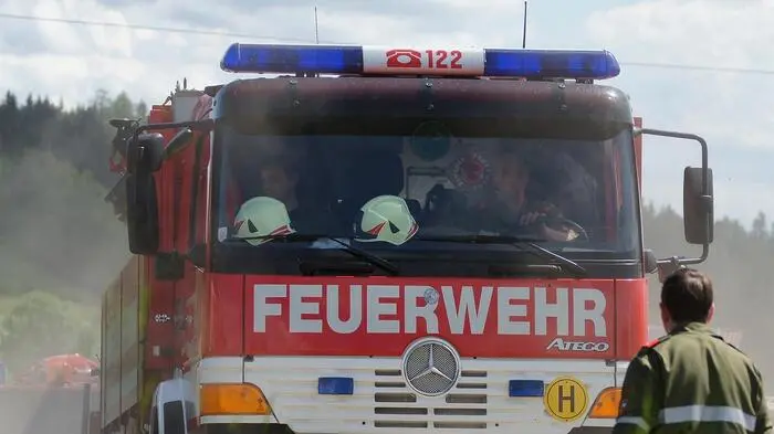 14 Fahrzeuge und 60 Mann waren im Einsatz (Sujetbild)