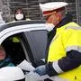 Kontrollen im Berzirk Hermagor, Einfahrtskontrolle der Polizei, gueltiger COVID Test, Ausreisemaßnahmen fuer den Berzirk Hermagor
Foto: Daniel Raunig
