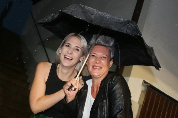 Klicken Sie sich durch die besten Fotos eines wahrlich feucht-fröhlichen Weinfestes!