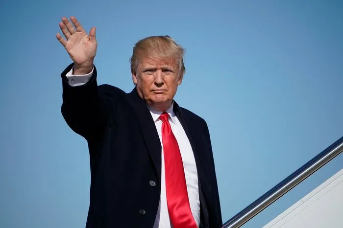17. März: "Zumindest haben wir vielleicht etwas gemeinsam." (bei einer Pressekonferenz mit Kanzlerin Angela Merkel in Washington. Trump bringt seine unbelegten Abhörvorwürfe gegen Vorgänger Barack Obama mit dem Lauschangriff der US-Geheimdienste auf Merkels Handy während Obamas Regierungszeit in Zusammenhang)
