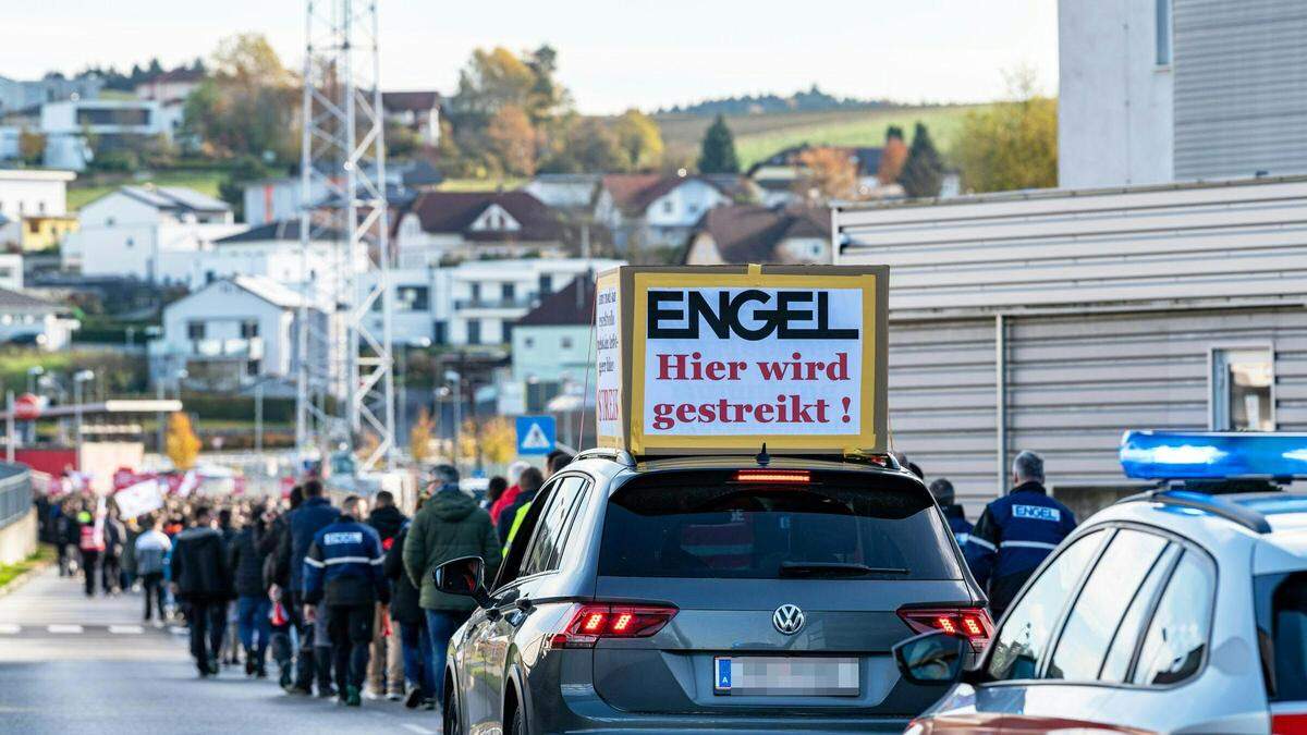 Streik der Mitarbeiter der Firma Engel Austria am Donnerstag | Streik der Mitarbeiter der Firma Engel Austria am Donnerstag