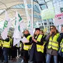Ein Streik von Lufthansa-Flugbegleitern Anfang November in München