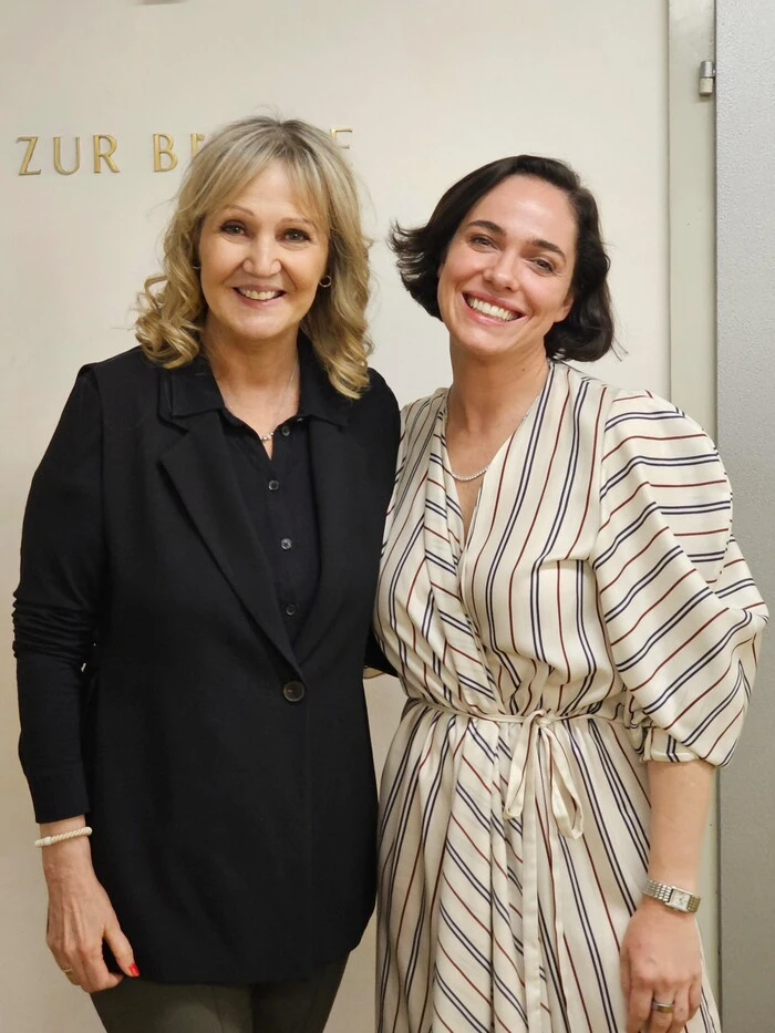 Claudia Funder mit Schauspielerin Verena Altenberger