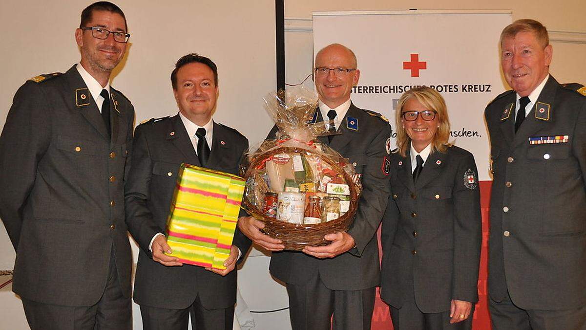 Das neue Führungsteam Martin Klar, Franz-Josef Leitner mit dem scheidenden Gerald Bruckmann, Sabine Eichberger, „Urgestein“ Werner Klar