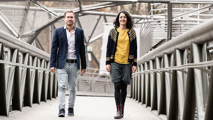Timon Scheuer mit Klubobfrau Sandra Krautwaschl
