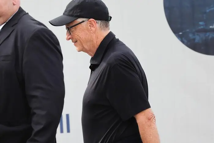 Bill Gates fliegt ebenfalls nach Hause