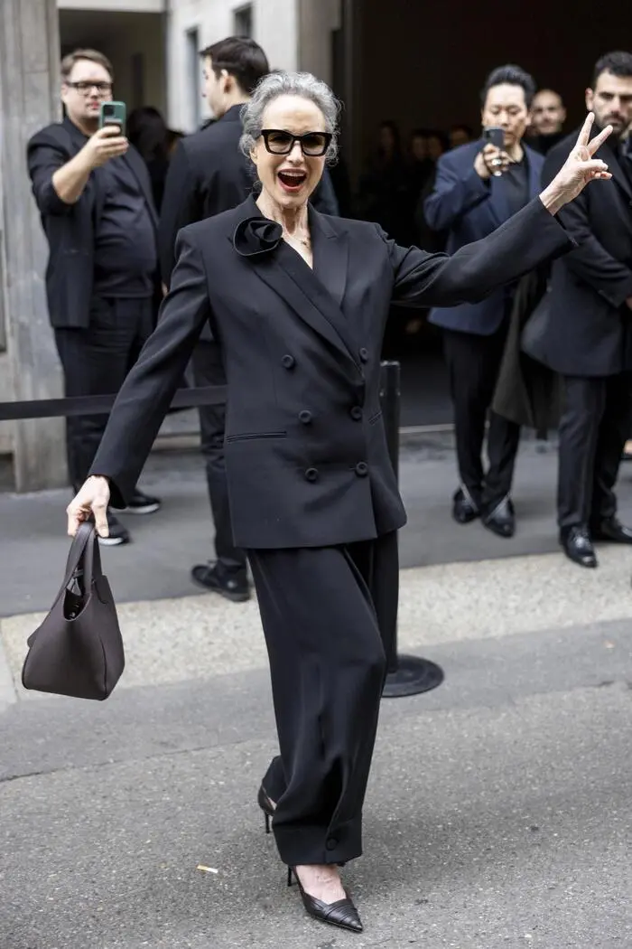 Graue Haare am roten Teppich: Andie MacDowell zelebriert sie