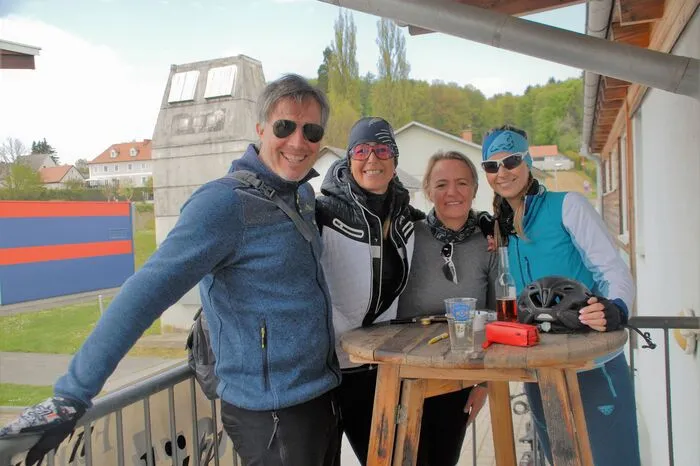 Entlang der Rad-Wanderstrecke warteten auch eine Labstationen auf die hungrigen und durstigen Teilnehmerinnen und Teilnehmer.