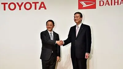 Toyota-Boss Akio Toyoda und Daihatsu-Präsident Masanori Mitsui 