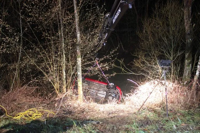Auto stürzte in die Gurk