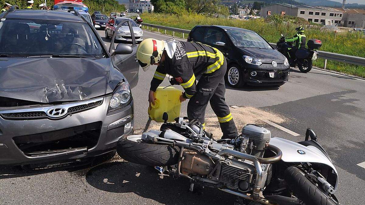 In Voitsberg kollidierten ein Pkw und ein Motorrad