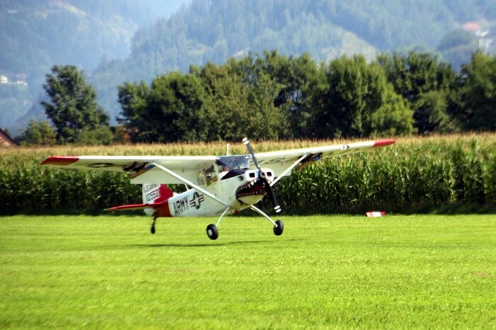 Diesmal wurde auch der neue Hangar gesegnet.