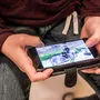 Immer mehr Kinder vertreiben sich die Zeit mit Spielen auf dem Handy