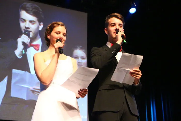 Kerstin Klamminger und Tobias Kohlmeier führten die Ballgäste durch den Abend.