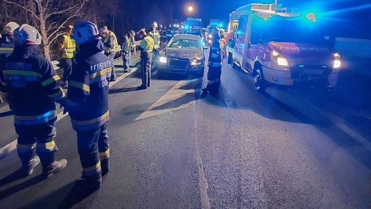 Die A9 bei Straß war Donnerstagabend nur schwer passierbar