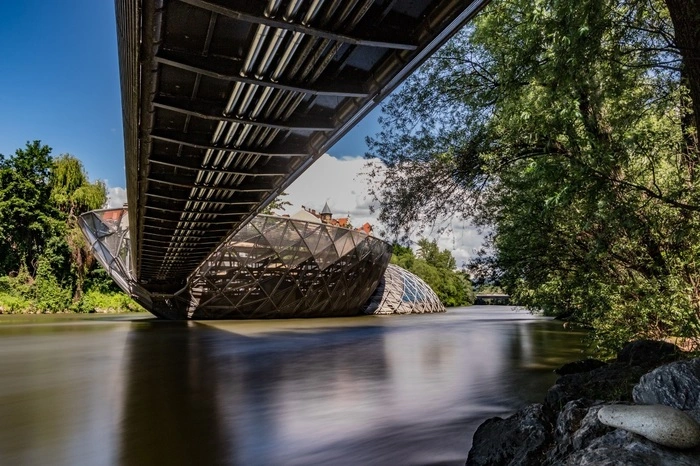 "Auf Augenhöhe mit der Murinsel": So beschreibt Mario Bühner sein Foto.