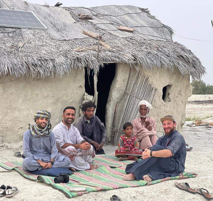 Mit dieser Familie aus Belutschistan verbrachte Illek seinen 31. Geburtstag
