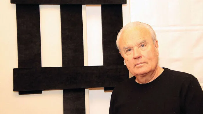 Siegfried Amtmann hat die Ausstellungsobjekte ausgewählt  