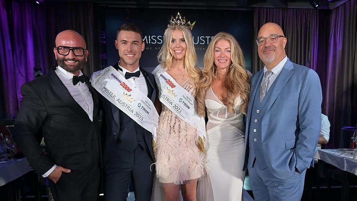 Auf du und du mit Reich und Schön: Wolfgang Sorger (rechts) mit Starfriseur Dieter Ferschinger, Miss und Mister Austria 2023 sowie Mission Austria Geschäftsführerin Kerstin Rigger