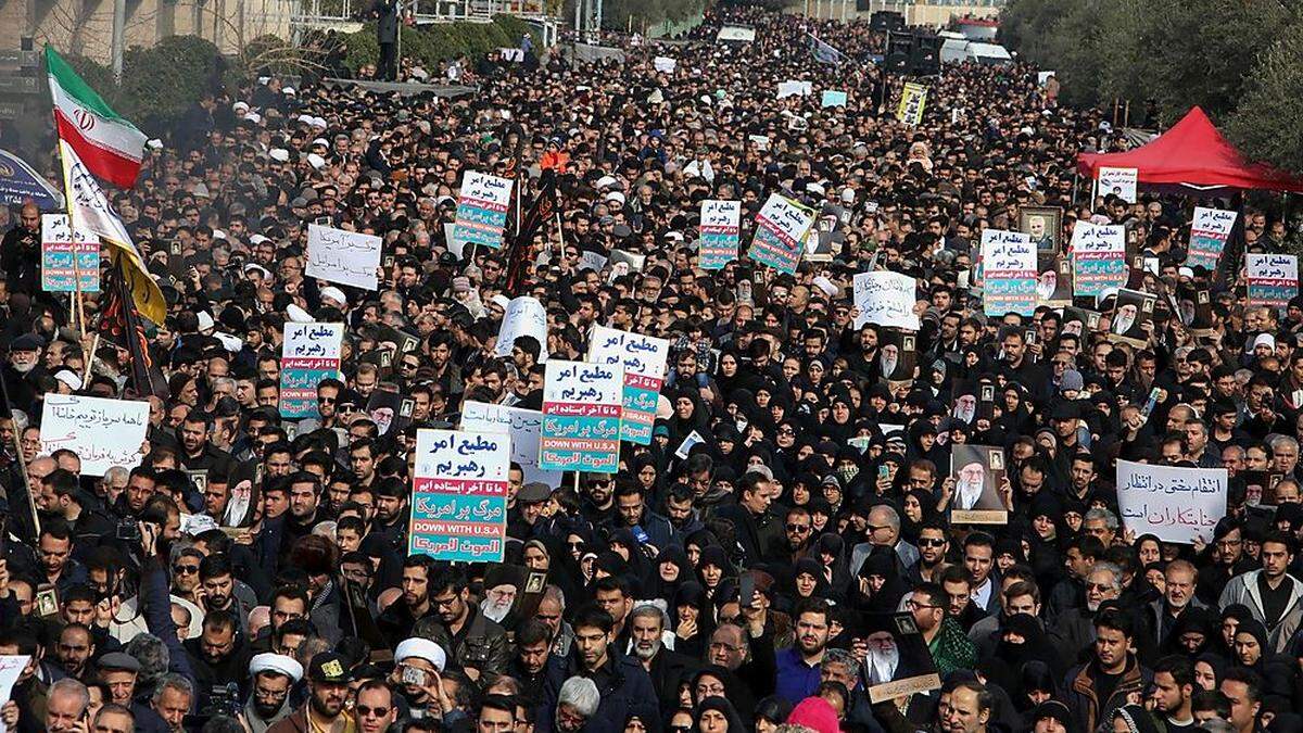 Massendemonstration in Teheran