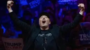 Trump Rally at Madison Square Garden in New York, USA - 27 Oct 2024 Elon Musk speaks at a Trump Rally on Sunday in New York. Trump supporters chant at the media outside Madison Square Garden ahead of the rally in support of former President Donald Trump. New York United States Copyright: xJenxGolbeckx/xSOPAxImagesx _5AB6841